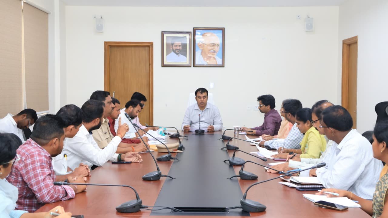 ప్రజలు ఎటువంటి ఆందోళన చెందాల్సిన అవసరం లేదు  జిల్లా కలెక్టర్ సందీప్ కుమార్ ఝా